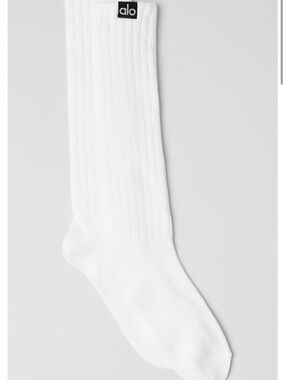 ALO Yoga White Unisex Scrunch Socks